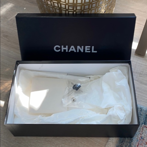 Chanel woman’s shoe box - Picture 2 of 7